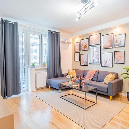 Spacious Newly Renovated 2Br Apartments With Balcony Bucareste Exterior foto