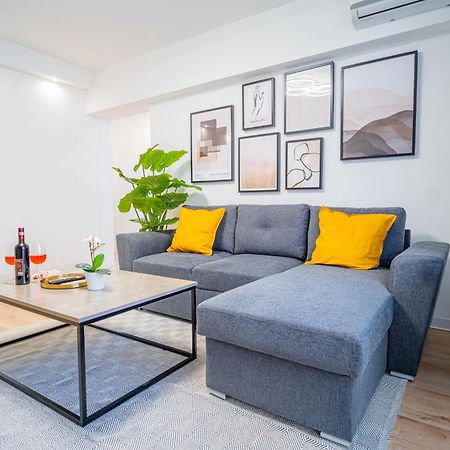 Spacious Newly Renovated 2Br Apartments With Balcony Bucareste Exterior foto