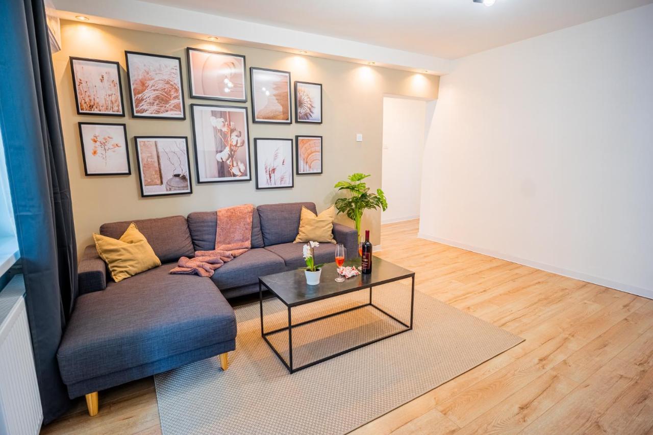 Spacious Newly Renovated 2Br Apartments With Balcony Bucareste Exterior foto
