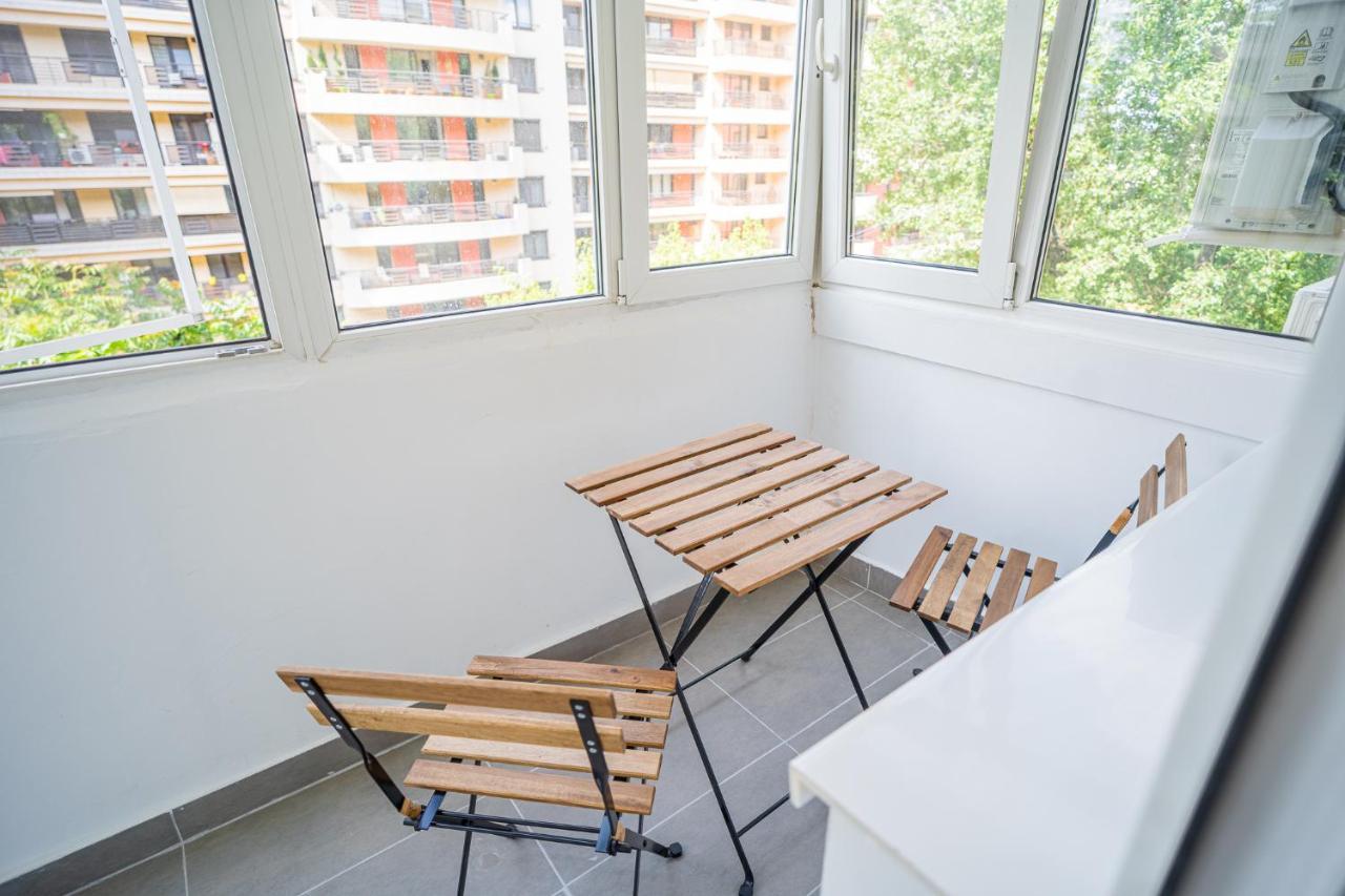 Spacious Newly Renovated 2Br Apartments With Balcony Bucareste Exterior foto
