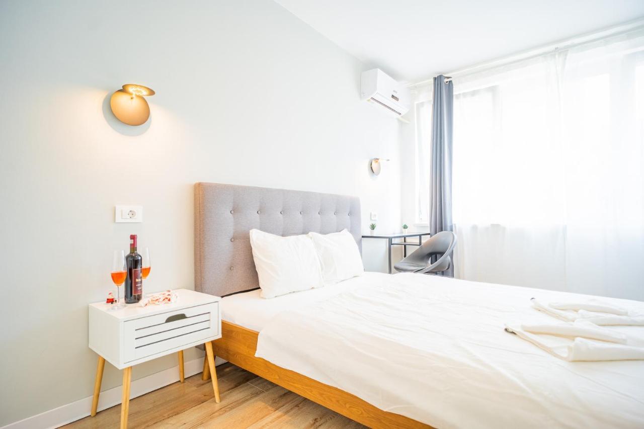 Spacious Newly Renovated 2Br Apartments With Balcony Bucareste Exterior foto