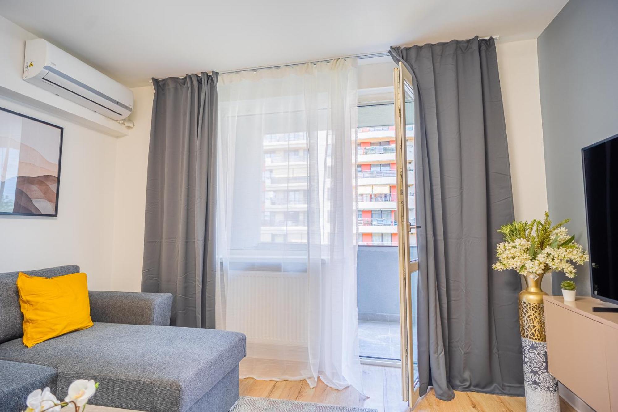 Spacious Newly Renovated 2Br Apartments With Balcony Bucareste Exterior foto