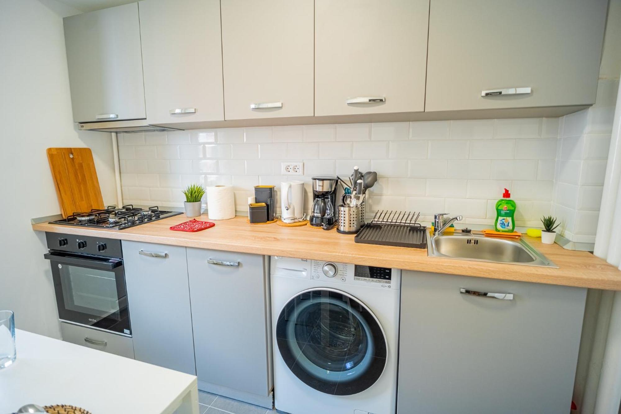 Spacious Newly Renovated 2Br Apartments With Balcony Bucareste Exterior foto